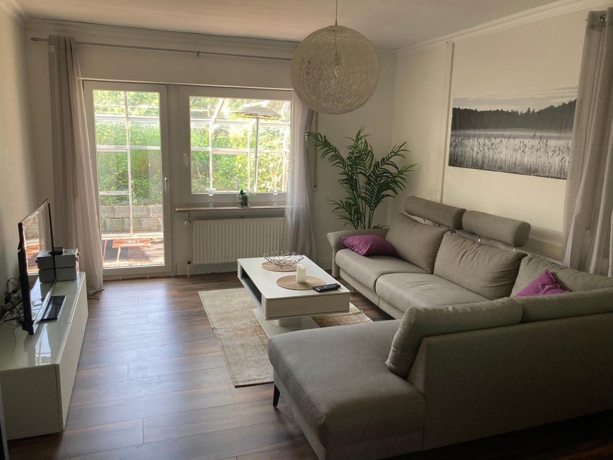 Amselweg Am Waldrand Gelegen Netflix Eigener Carport Uvm Apartamento Taunusstein Exterior foto