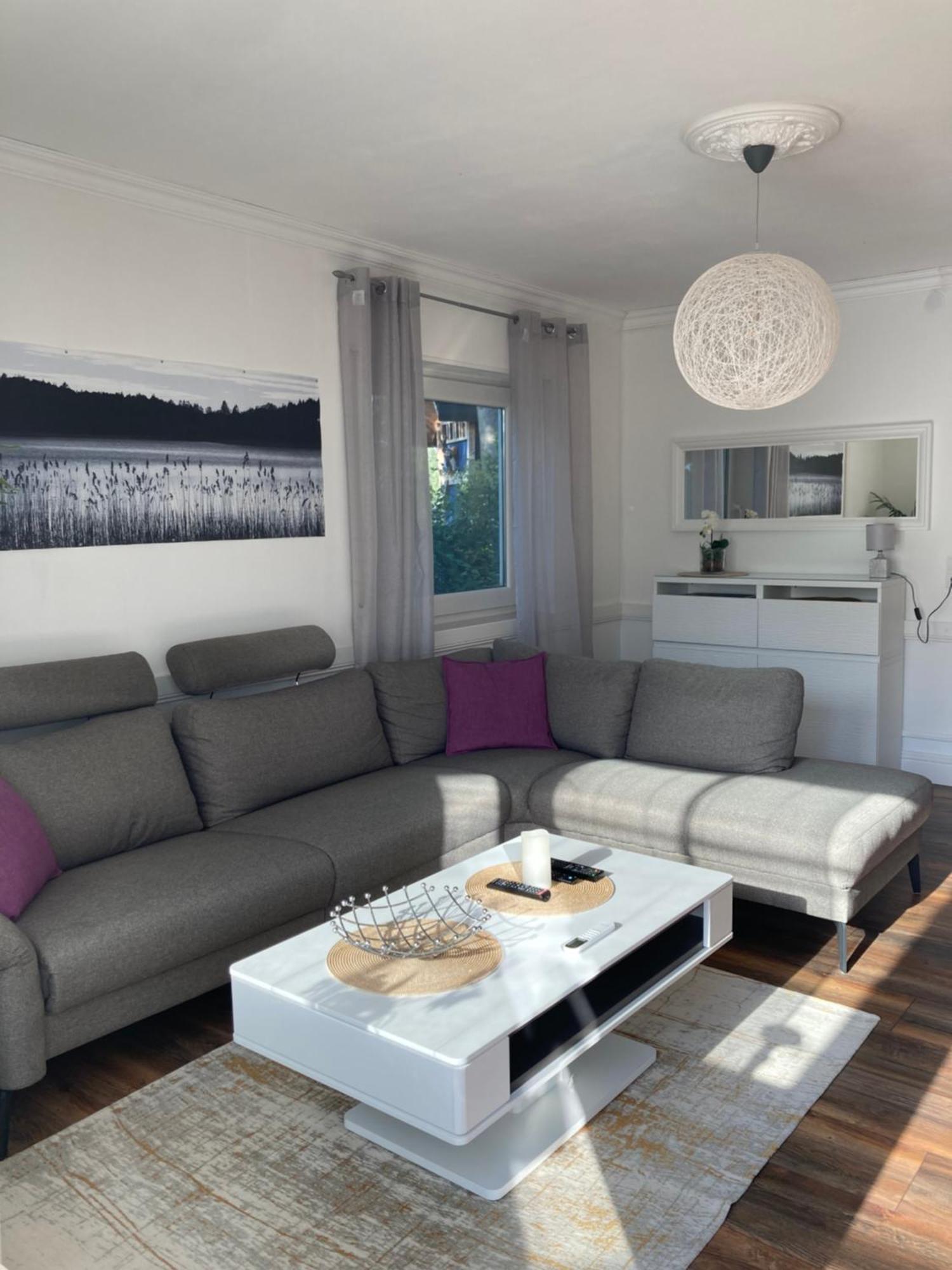 Amselweg Am Waldrand Gelegen Netflix Eigener Carport Uvm Apartamento Taunusstein Exterior foto
