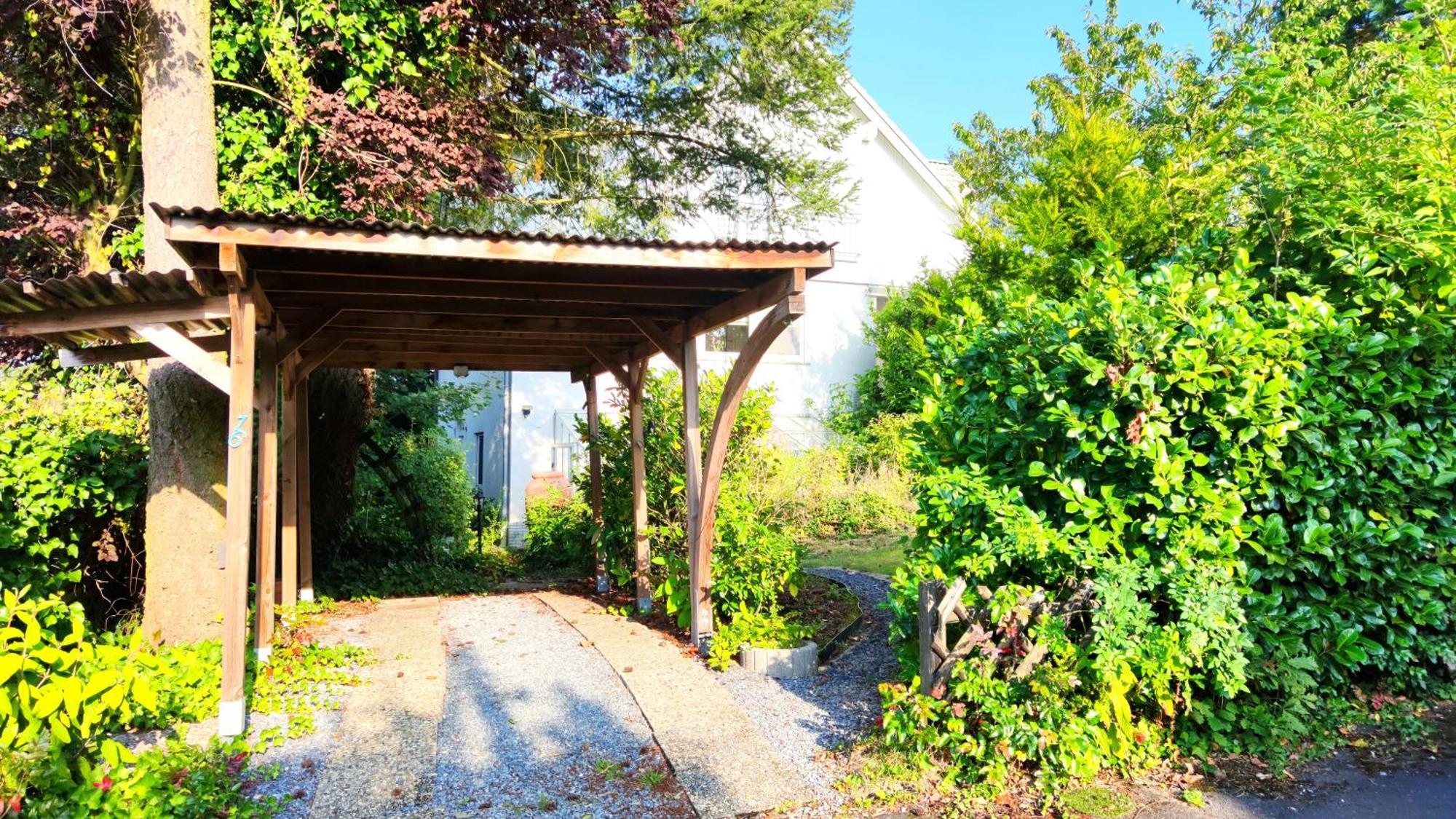 Amselweg Am Waldrand Gelegen Netflix Eigener Carport Uvm Apartamento Taunusstein Exterior foto